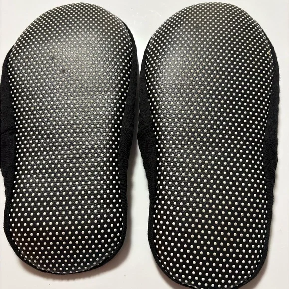 Black Textured men slippers - Picture 3 of 4
